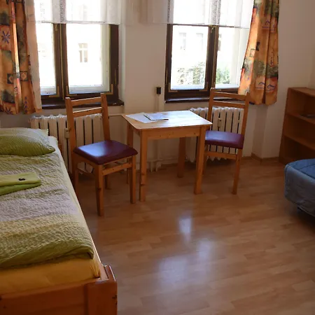 Zur Wartburg 게스트하우스 괴를리츠