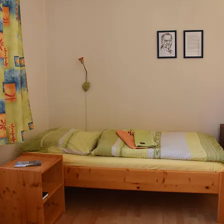 Zur Wartburg Casa de hóspedes 3*