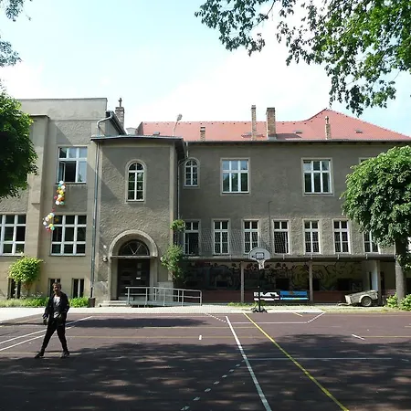Zur Wartburg בית הארחה 3*
