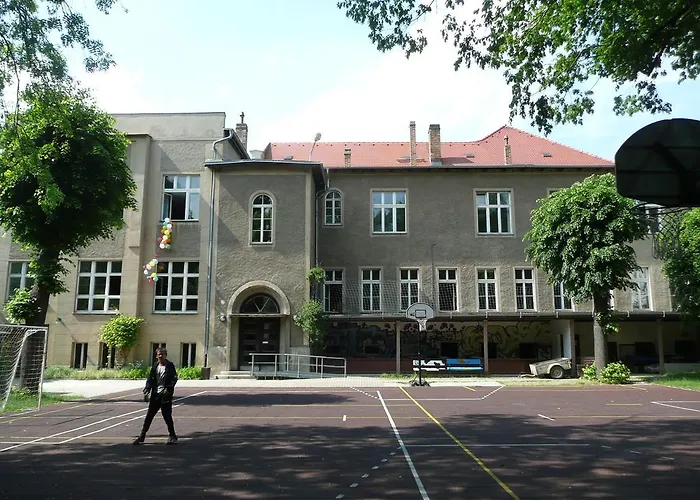 Zur Wartburg Pensión 3*